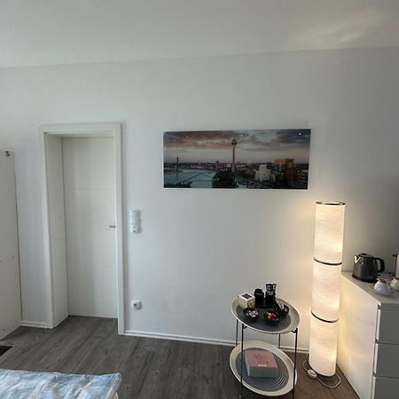 Auszeit Apartment Duesseldorf Buitenkant foto