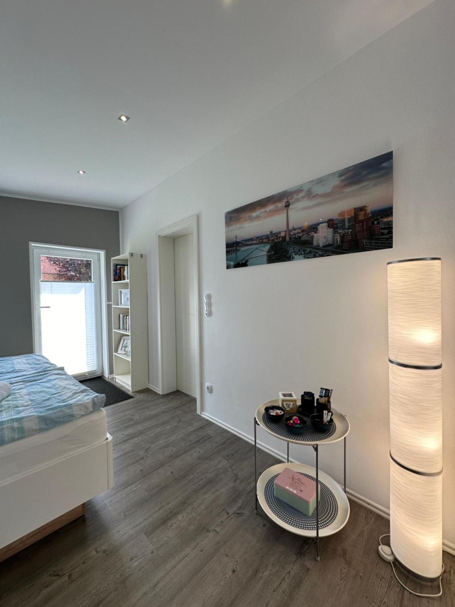 Auszeit Apartment Duesseldorf Buitenkant foto