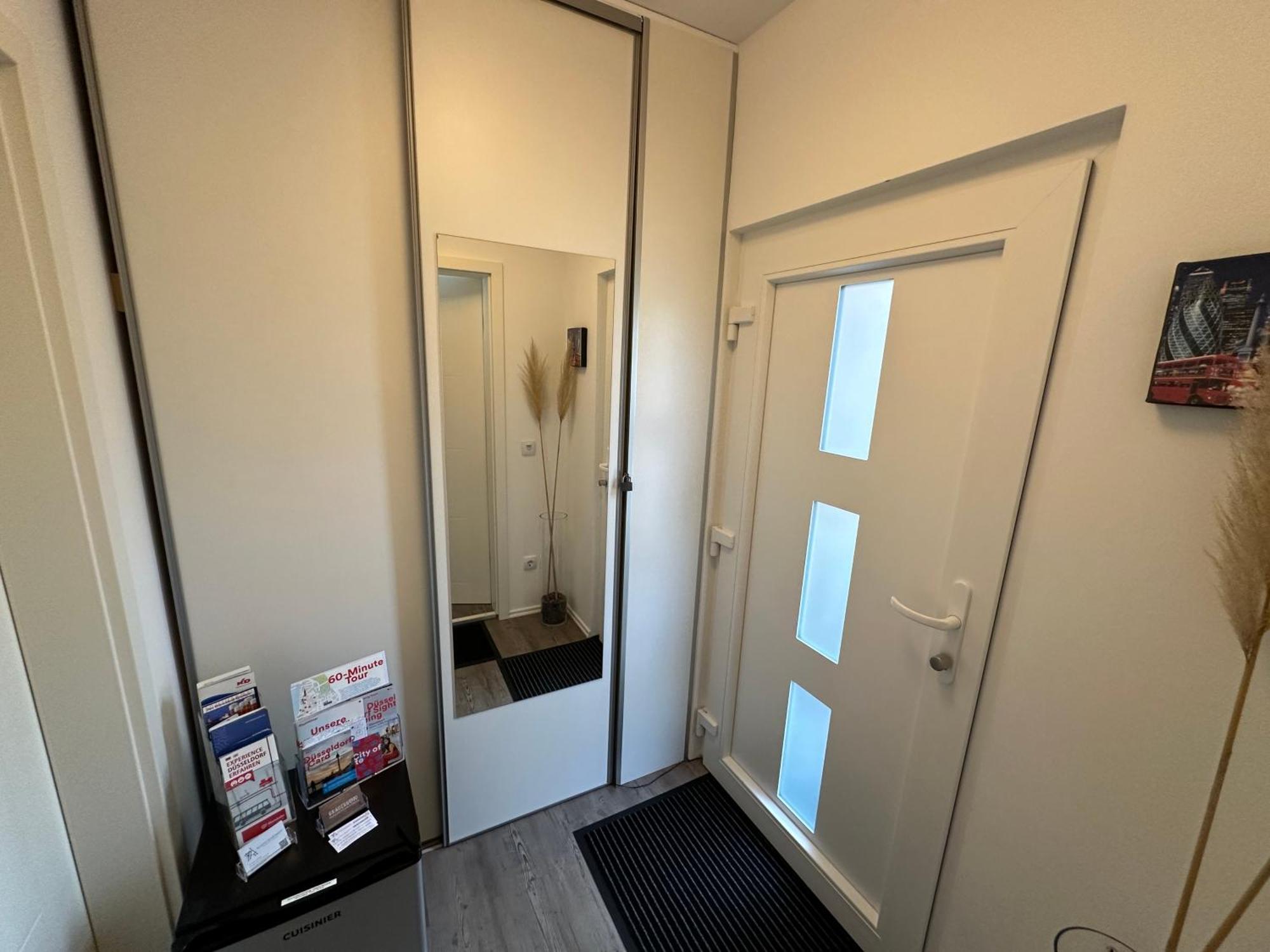 Auszeit Apartment Duesseldorf Buitenkant foto